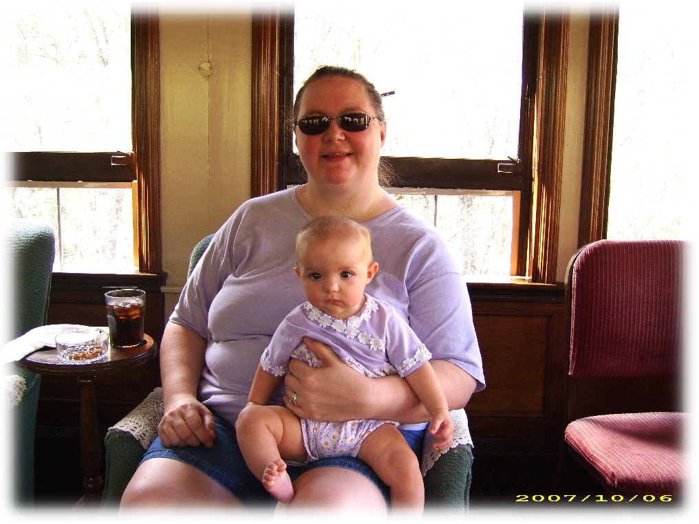 [2007-10-06-train-with-mom.jpg]