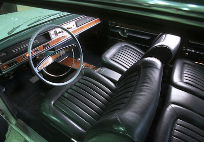 1965+Opel+Diplomat+5.4+Coupe+full+interior.jpg