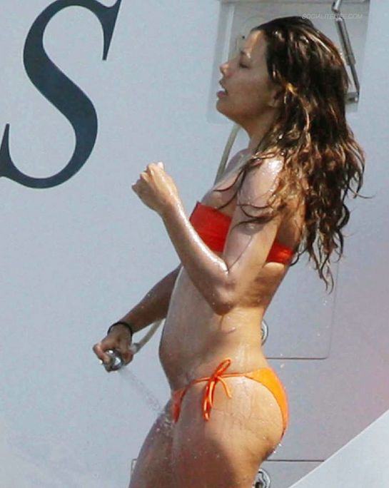 [post_image-evalongoria-bikini-pregnant-photos-071108-08.jpg]