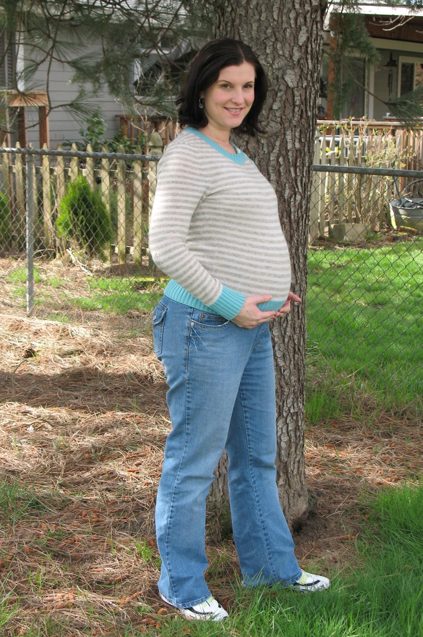 [35+Weeks+Pregnant2.jpg]