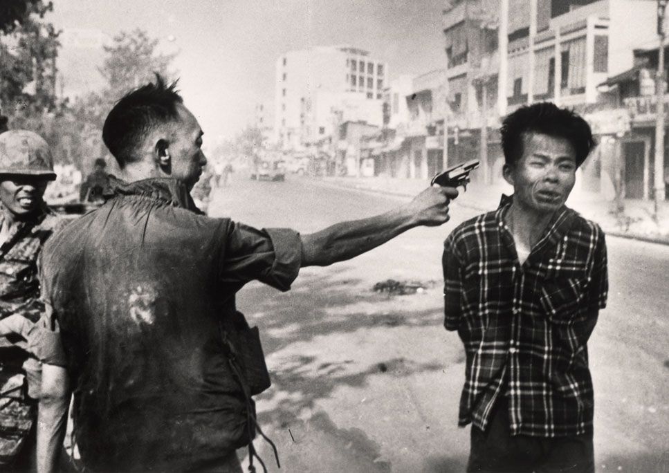 [Saigon,+Fév.1968+Nguyen+Loan,+chef+de+la+police+nationale+exécute+un+membre+suspect+du+Viet+Cong.jpg]