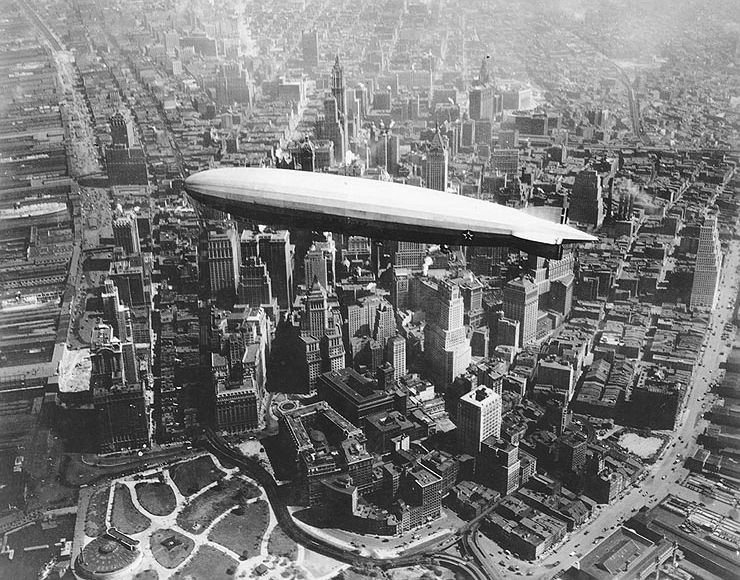 [Uss_los_angeles_airship_over_Manhattan.jpg]