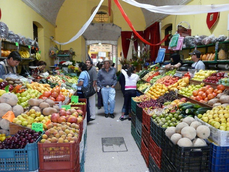 [6.3-fruit+stall+in+market.jpg]