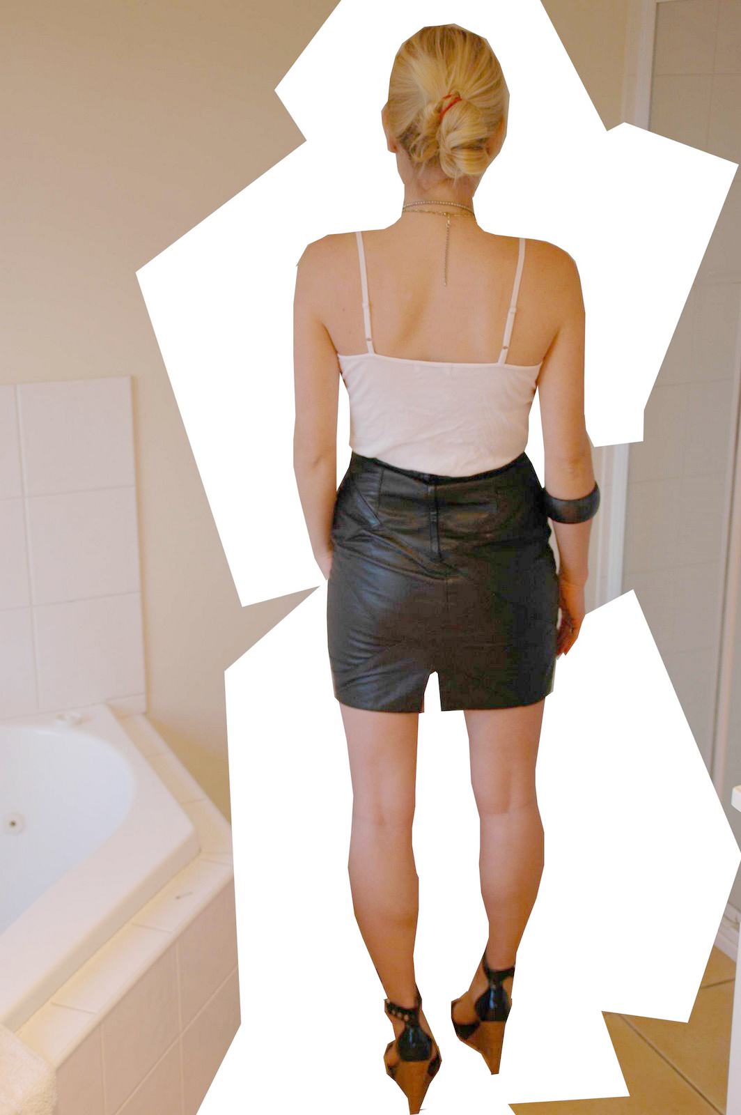 [black-leather-skirt-back.jpg]