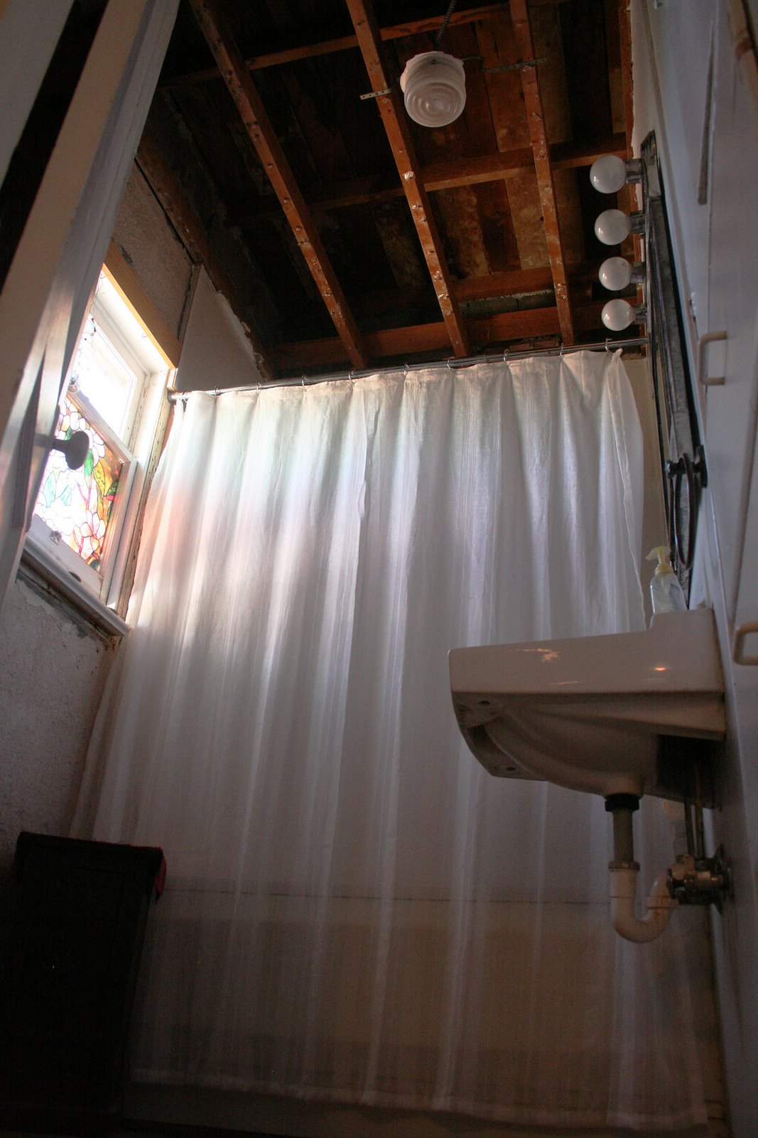 [bathroom+ceiling.jpg]
