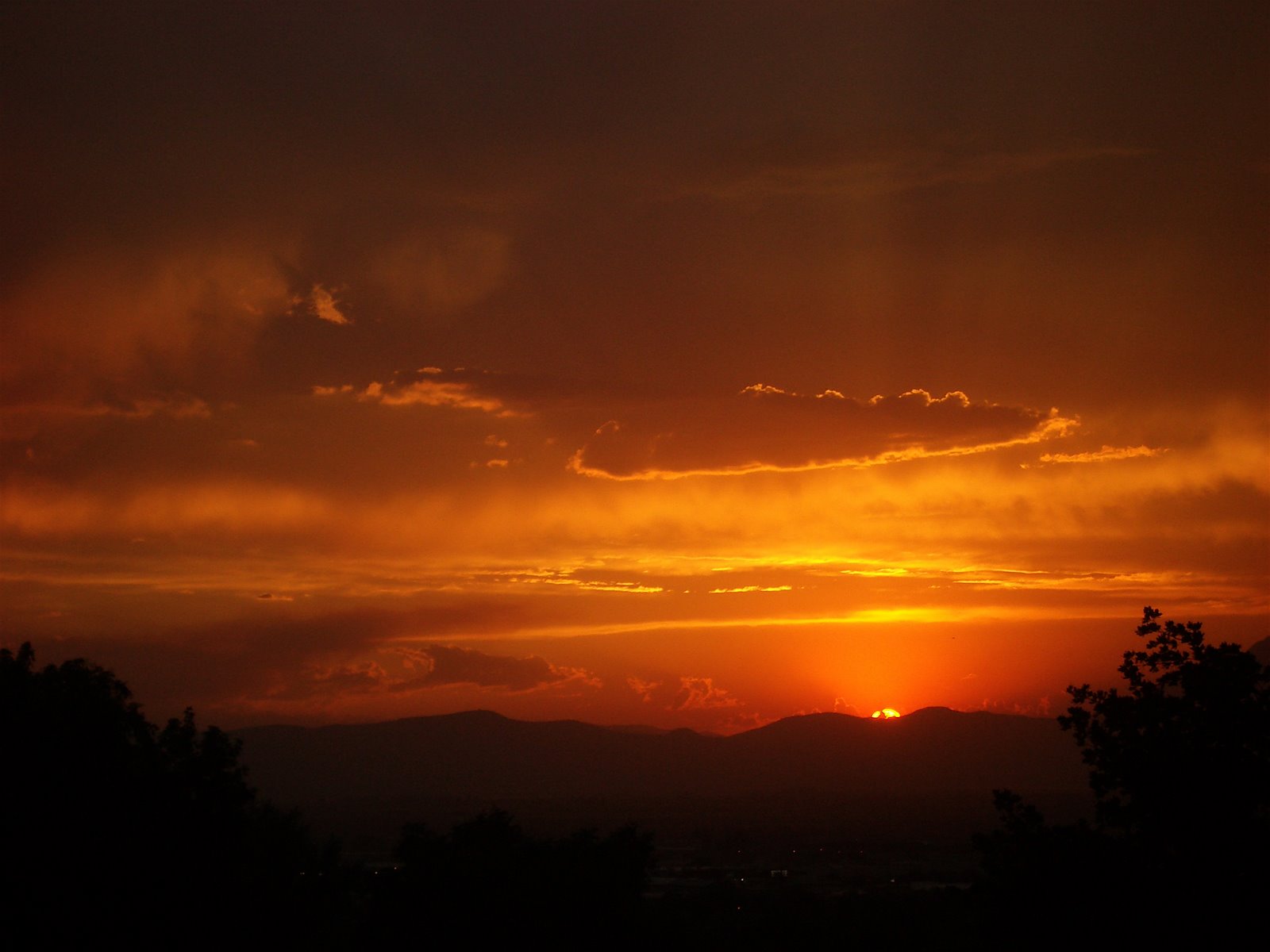 [Sunset+from+Kampus+Korner+001.jpg]