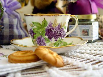 [Lilac+Teacup.jpg]