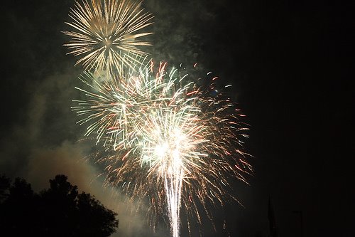 [hamden+fireworks.jpg]