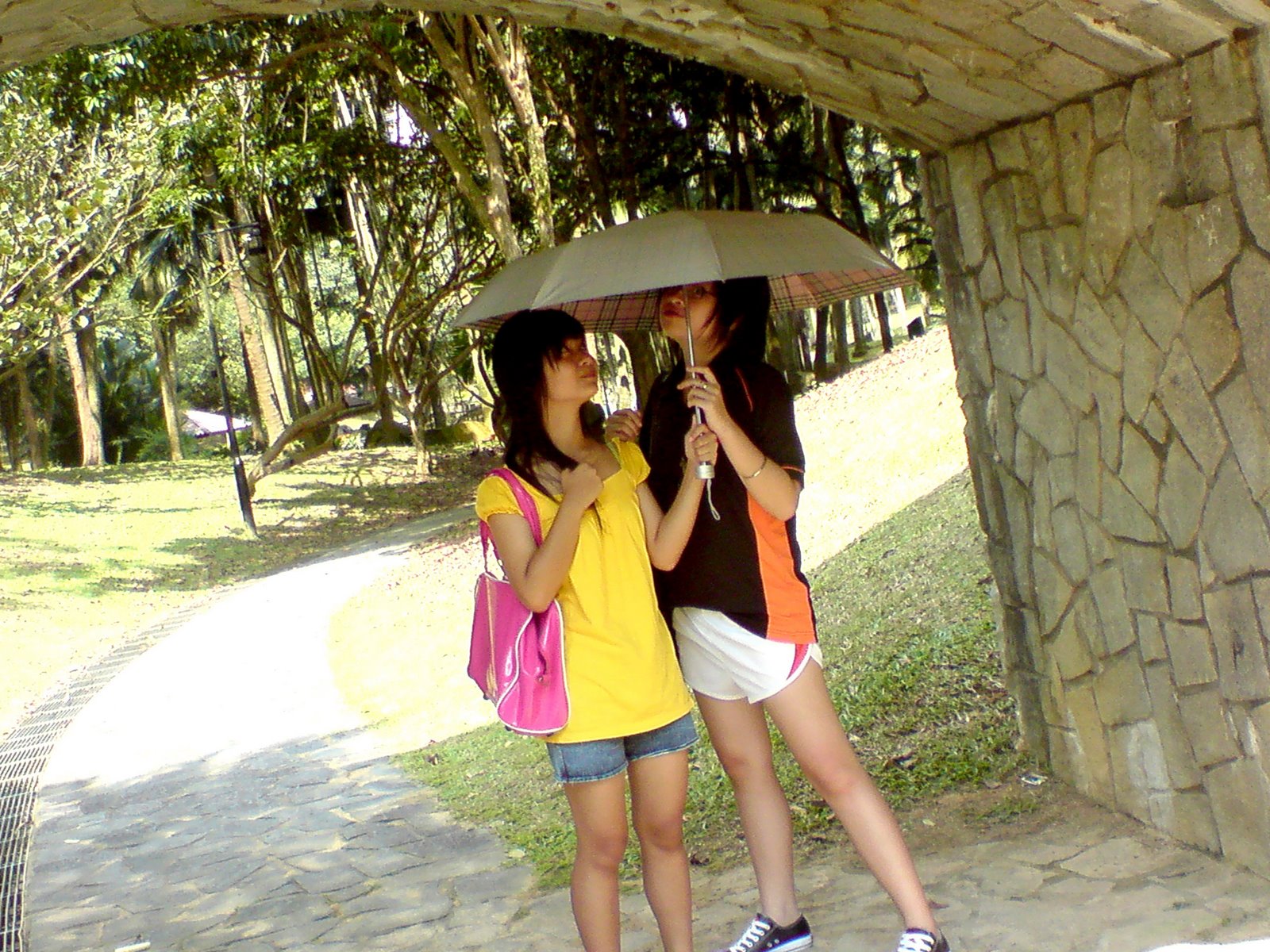 [qian&jie+umbrella.jpg]