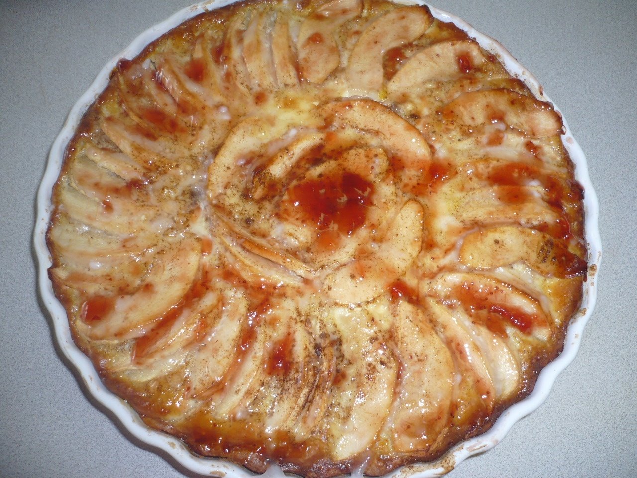 [apple-pie-with+strawberry-glaze.JPG]