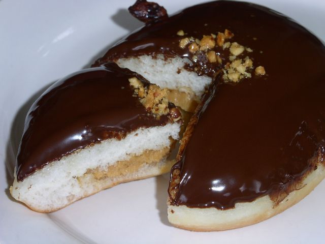 [munchy+donut+PICT0013.jpg]