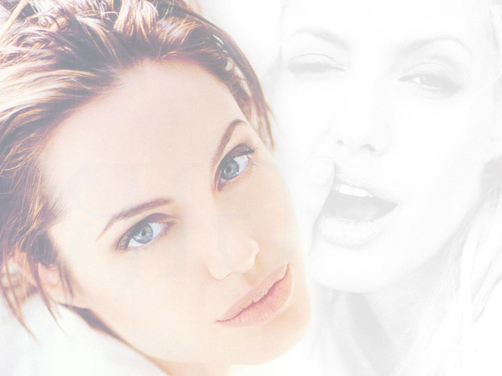 [Angelina+Jolie+072.jpg]