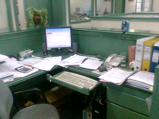 [My+Desk.jpg]