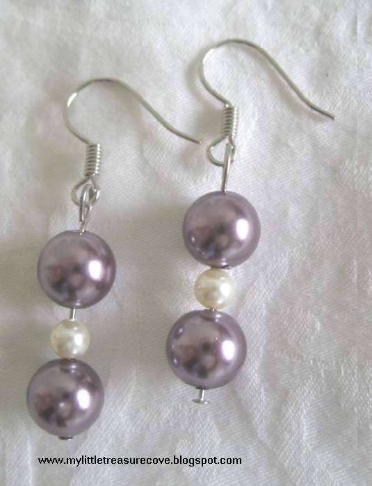 [Purple+and+cream+pearl+earrings.jpg]
