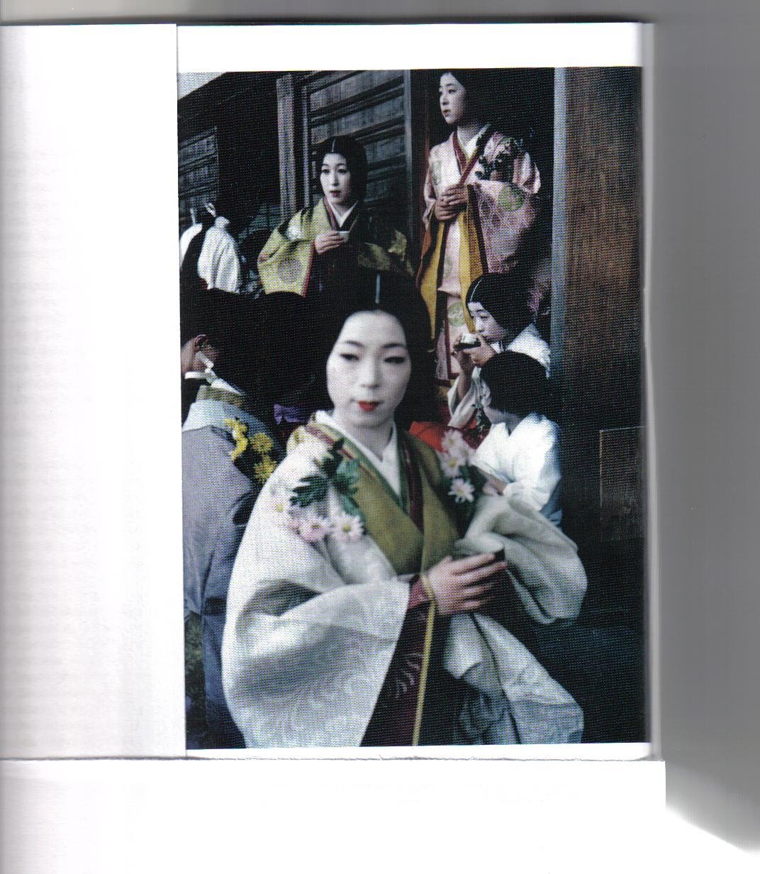 [geishas.JPG]