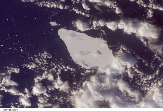 [exp15_iceberg_antartico.jpg]