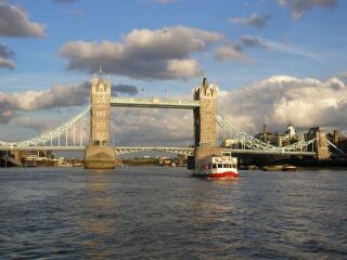 [London-Bridge.jpg]