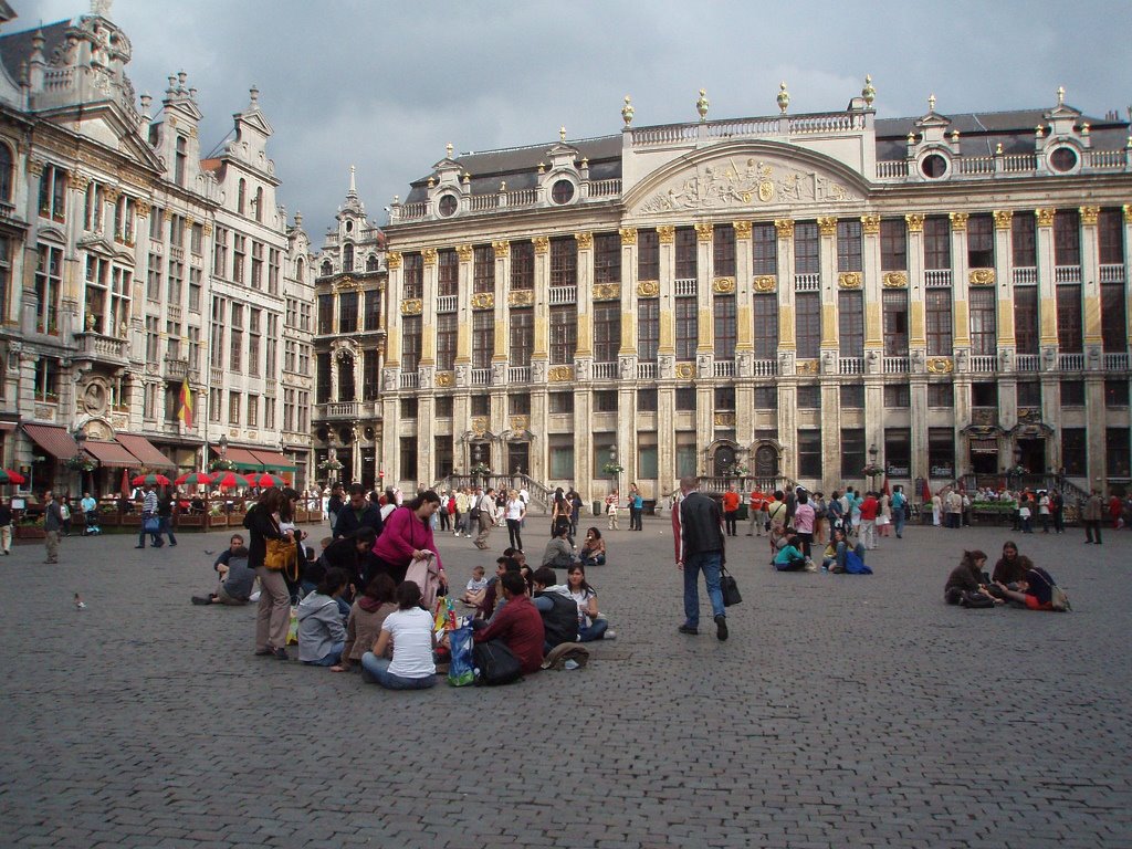 [Grand+Place+Brussels+by+urbanlegend+on+Flickr.jpg]