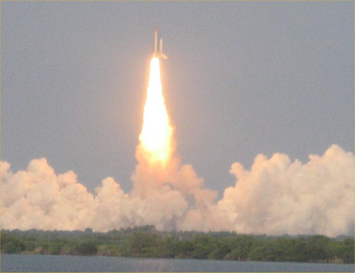 [STS-118+Launch+Zoomed+In.jpg]