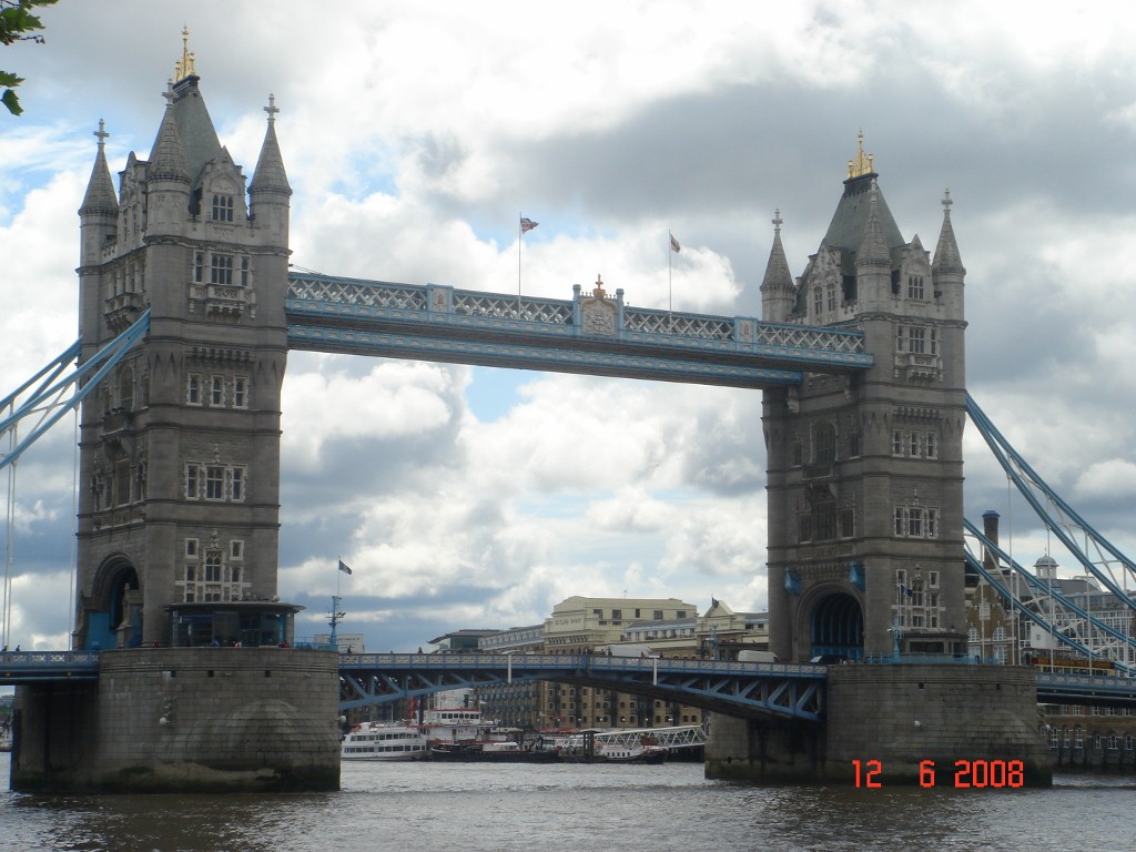 [UK+Holiday+-+Day+21+-+16+Tower+Bridge+07+(1024x768).jpg]