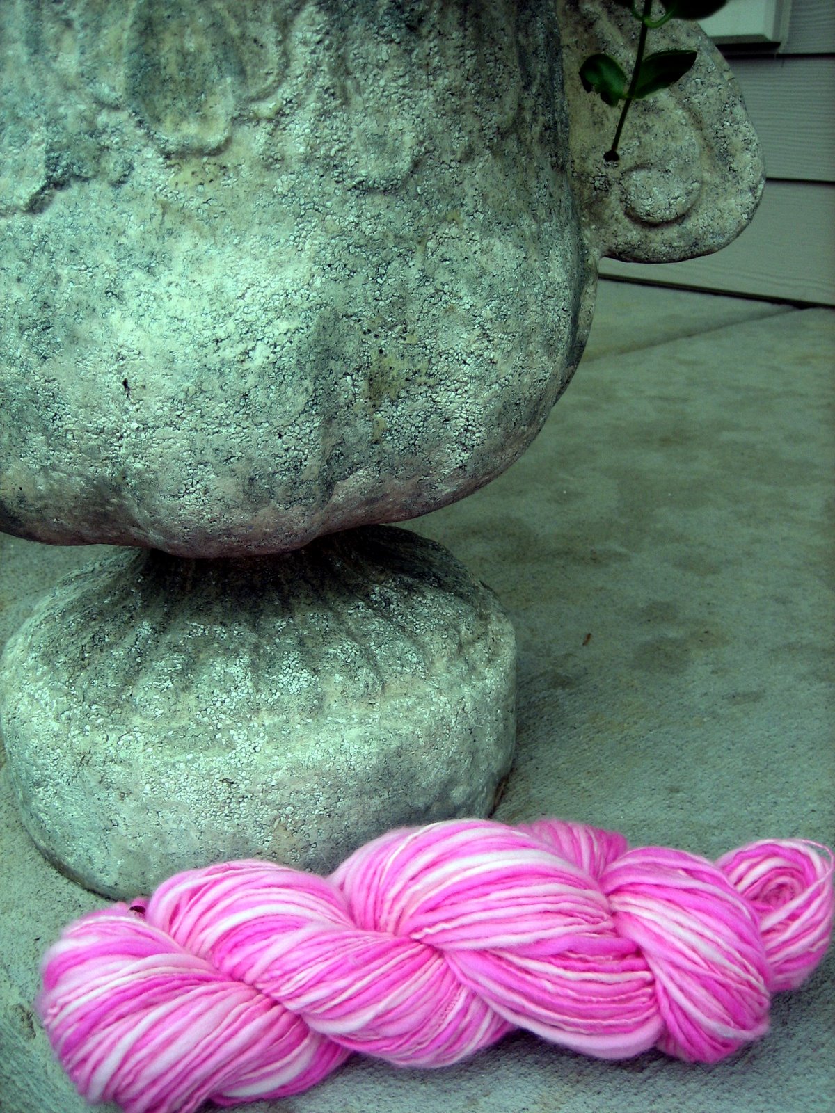 [first+spun+yarn-pink.JPG]