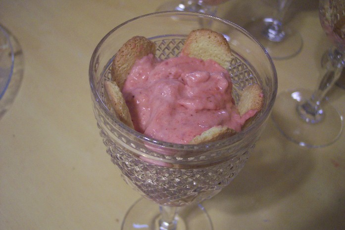 [strawberry+bavarian+cream+1.JPG]