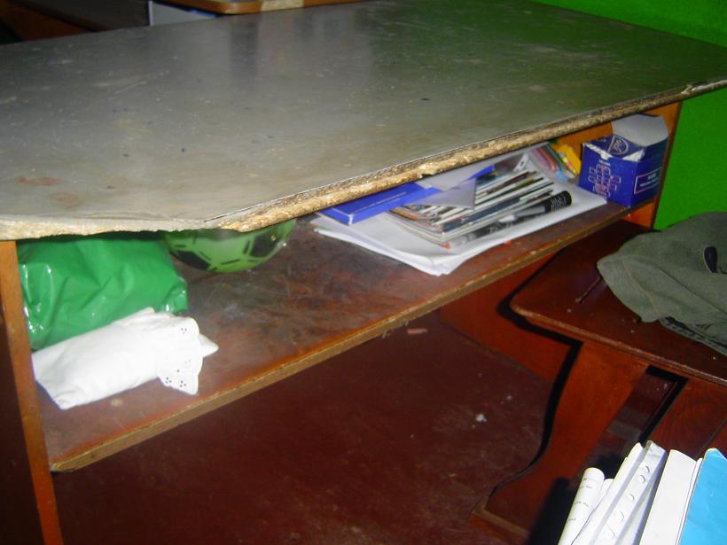 [desk+before.JPG]