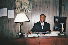 Desmond Scott, Sales Agent
