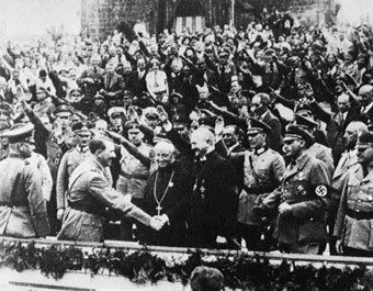 [Hitler-with-Muller.jpg]