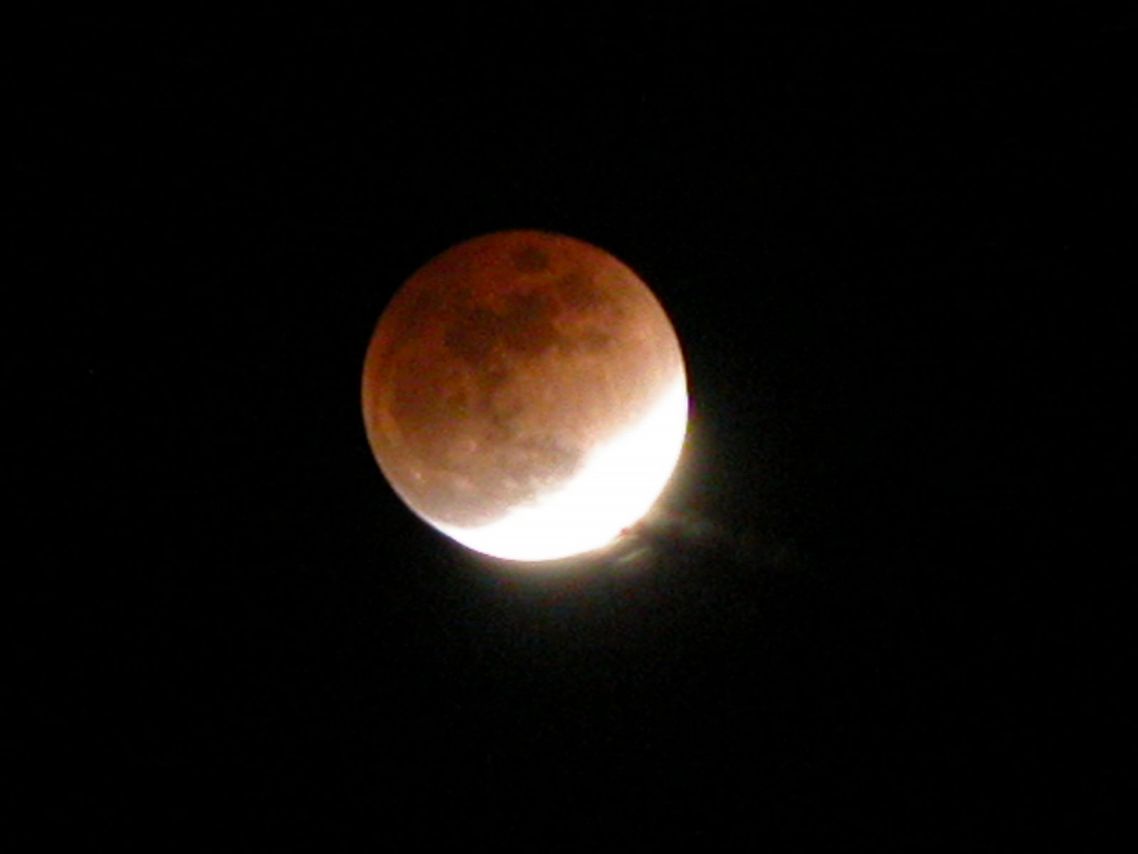 [Luna's-eclipse.jpg]