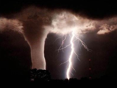 [FULMINE+tornado.jpg]