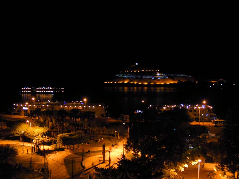 [Aswan-balcony-night-view.jpg]