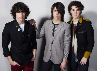 [Jonas+Brothers.jpg]