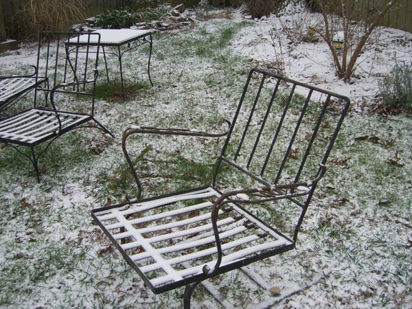 [chairs-in-snow.jpg]
