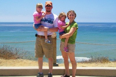 [daddy+mommy+and+girls+point+loma+view.jpg]