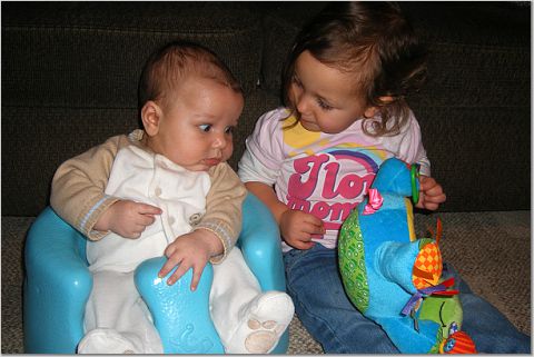 [Lily+and+Harrison+in+bumbo+chair.jpg]