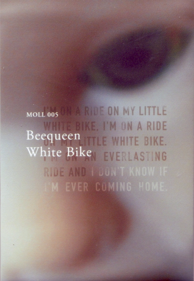 [Beequeen+-+White+Bike+-+front.jpg]