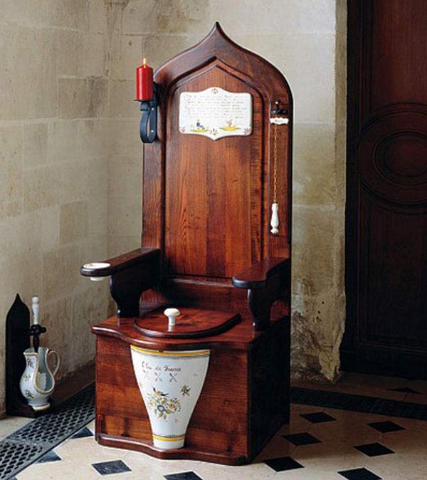 [dagobert-toilet-throne-2.jpg]