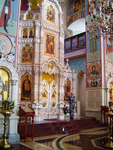 [Inside+russian+orthodox+church.JPG]