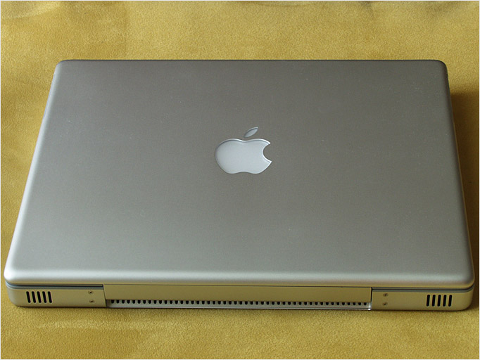[Apple-PowerBook-G4-12-inch_3.jpg]