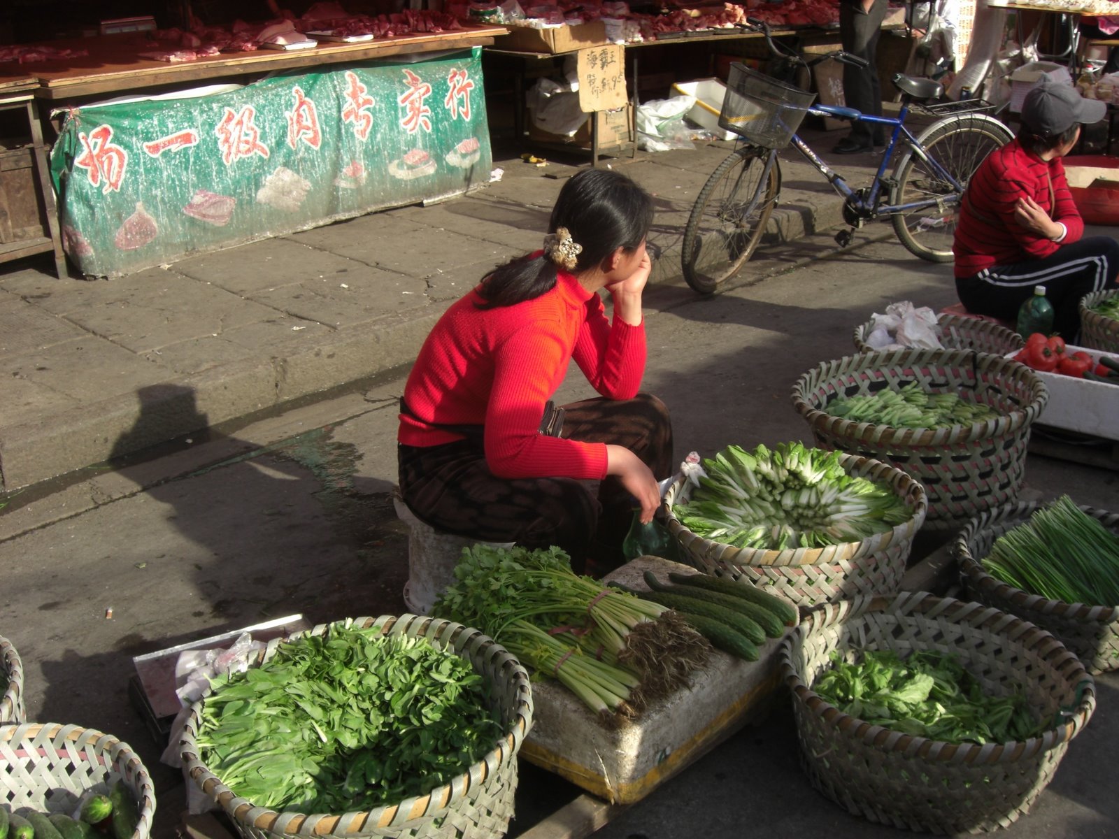 [chinese+vegetable+market+vendor.JPG]