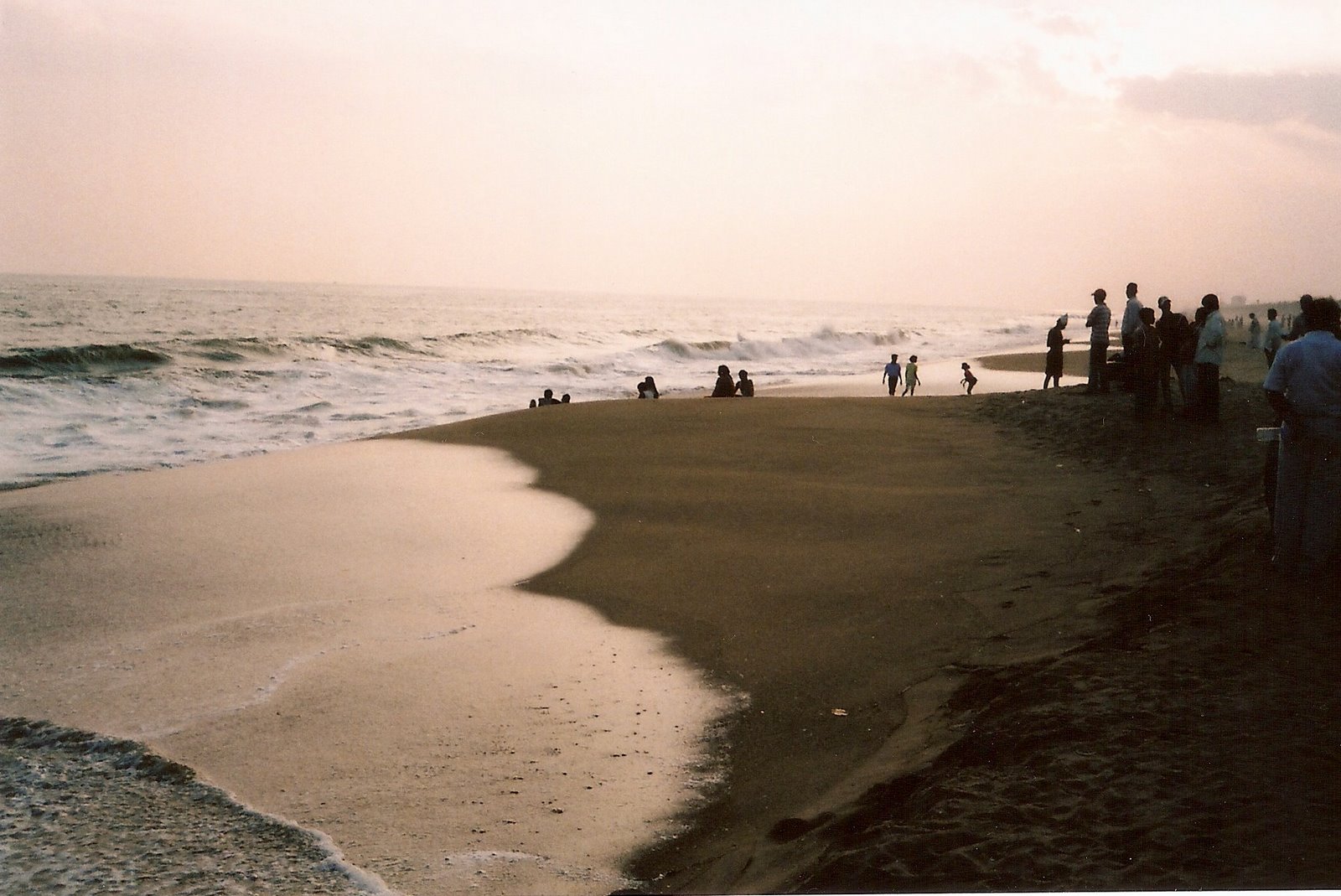 [beach3.jpg]