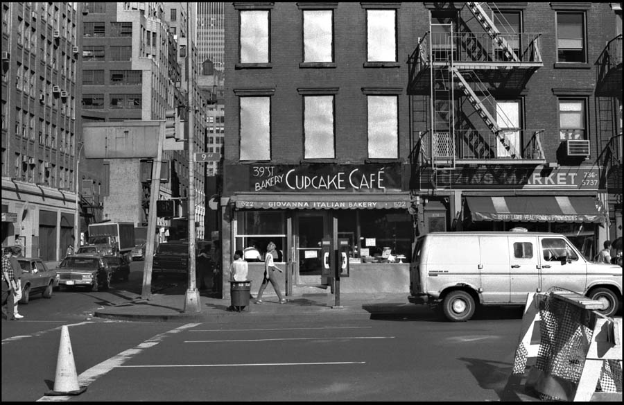 [Cupcake+Cafe+June+1988.jpg]