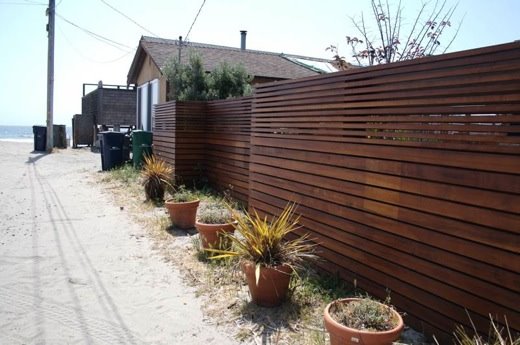 [modern+fence+from+at.jpg]