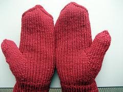 [Red+Cabled+Mittens+2.jpg]