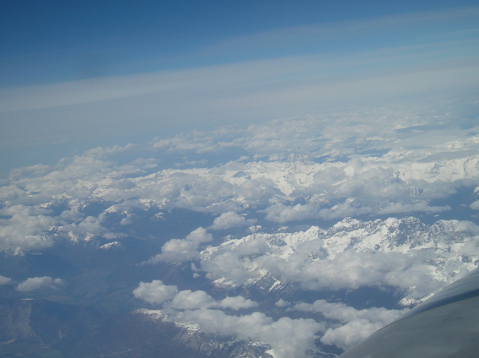 [20-04-2008+Alpes+desde+el+avion.JPG]