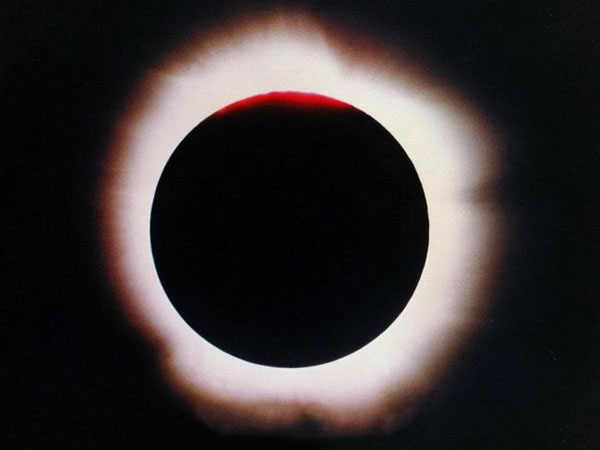 [solar_eclipse2.jpg]