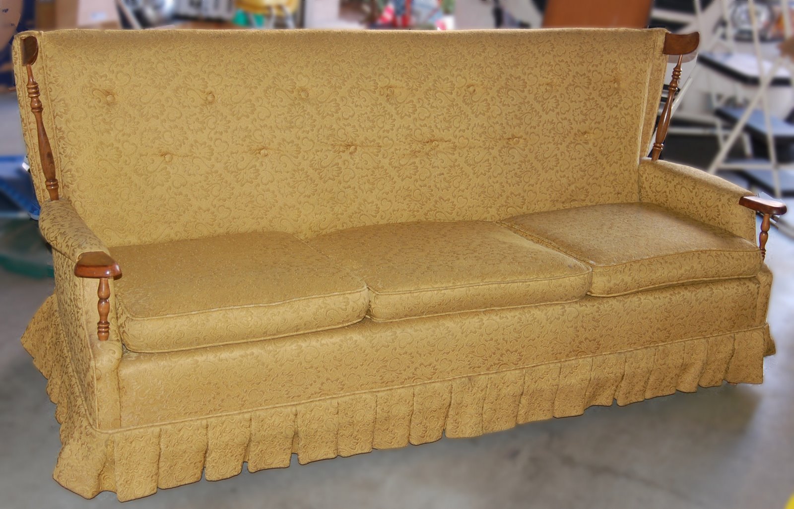 [Couch+001.jpg]