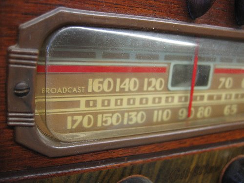 [old+radio.jpg]