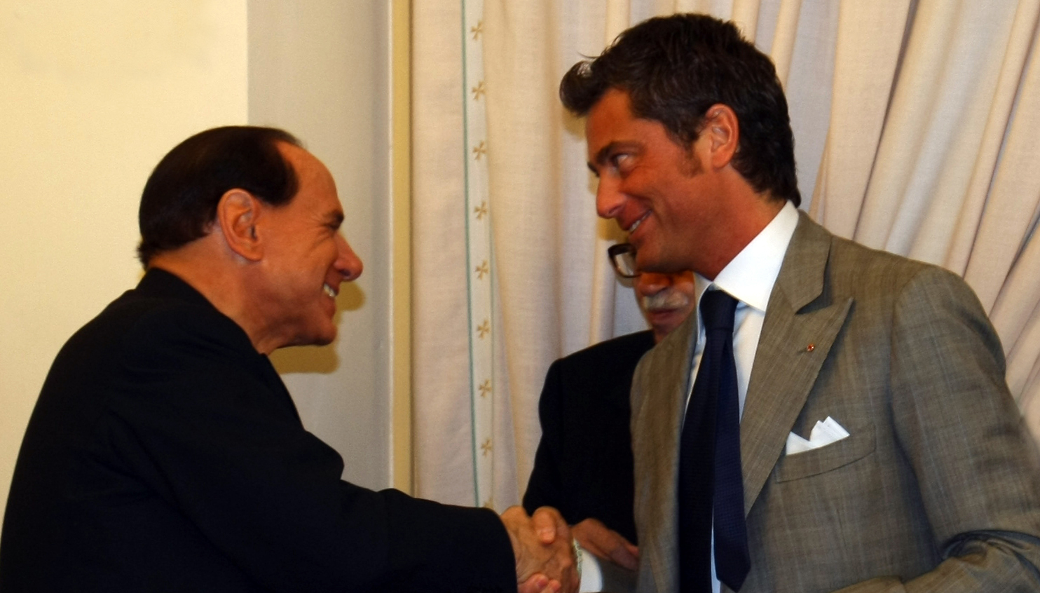 [Silvio+Berlusconi-Pier+Paolo+Pizzimbone.jpg]